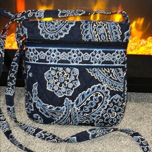 🦋Vera Bradley Blue Quilted Crossbody Bag with Adjustable Strap 5/25$